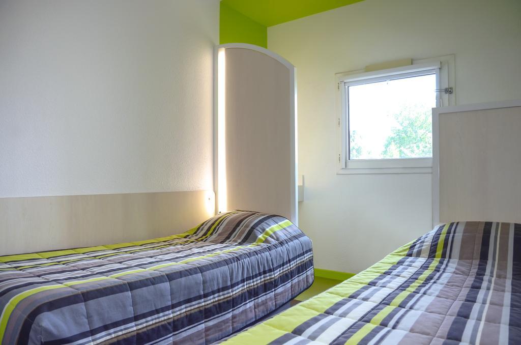 Enzo Hotel 1Er Prix Coudes Екстер'єр фото
