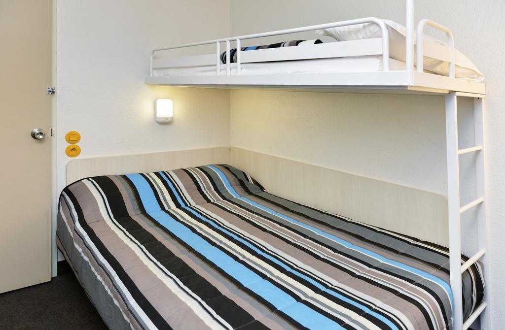 Enzo Hotel 1Er Prix Coudes Екстер'єр фото